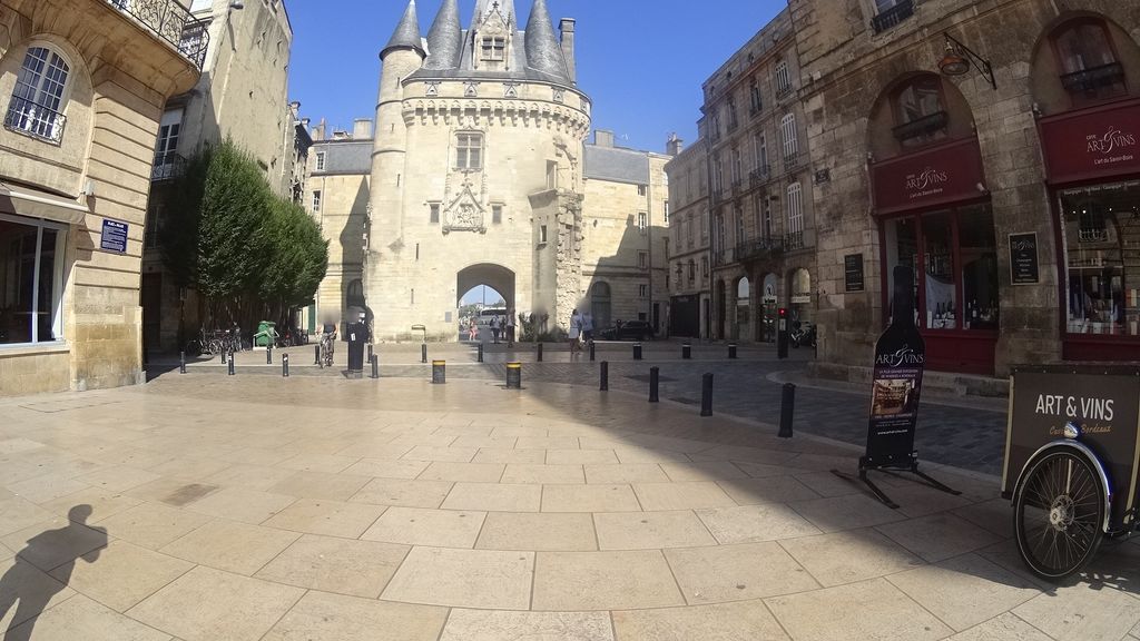 Porte du Palais (ou Porte Cailhau)